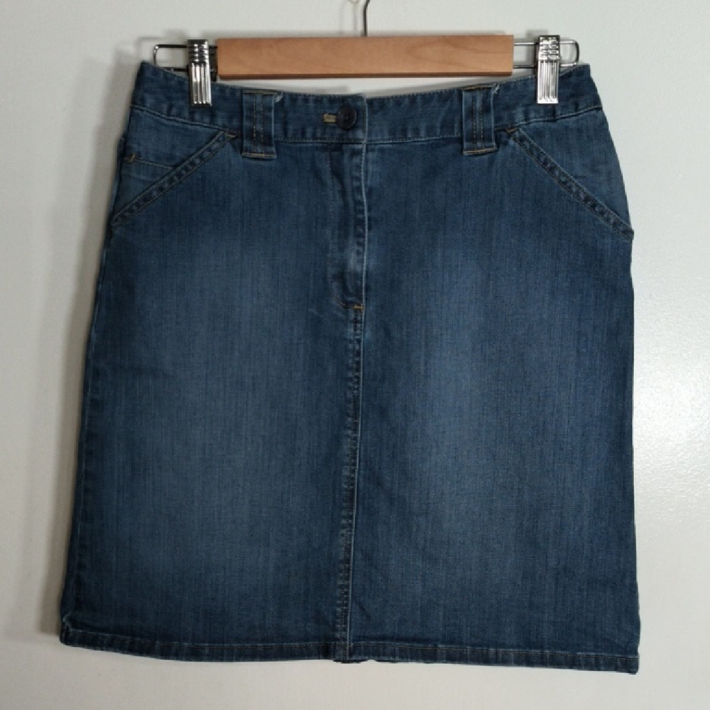 Talbots Blue Knee-Length Casual Denim Skirt Medium Wash Size 6.